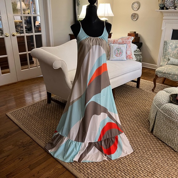 Dresses & Skirts - Spring & Summer Maxi Dress with Abstract Design Size Small